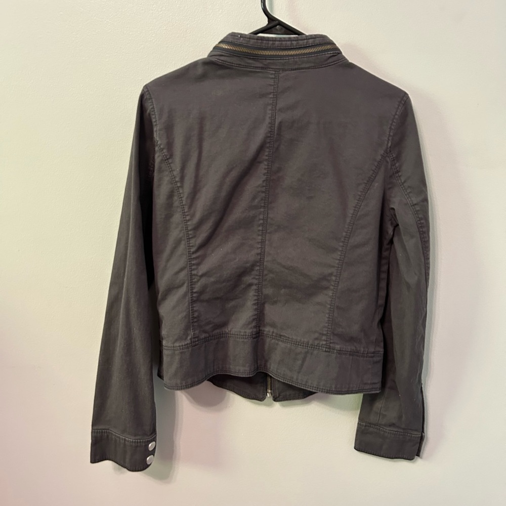 Express, size 6, dark grey